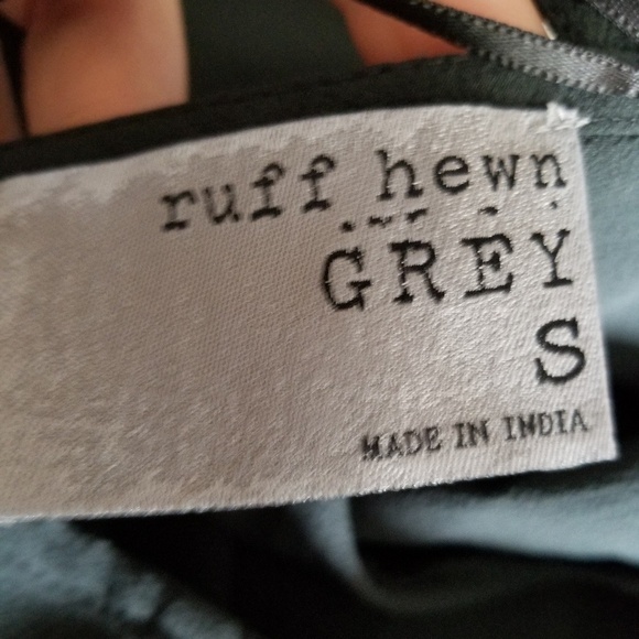 NEW! RUFF HEWN GREY Embroidered Floral Bell Sleeve Blouse Top Small. - Picture 2 of 5